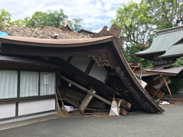 Earthquakes in Japan broken a house